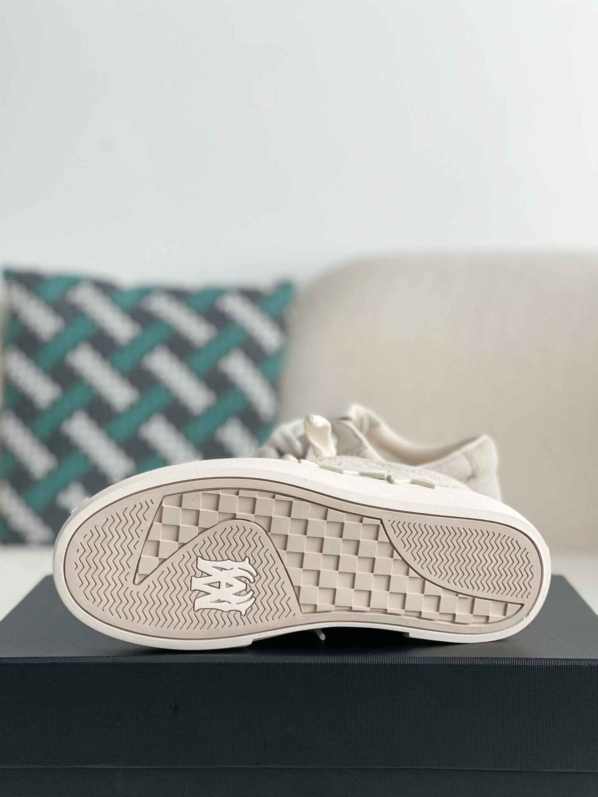Amiri Star Court Low – Bone Suede & White Leather