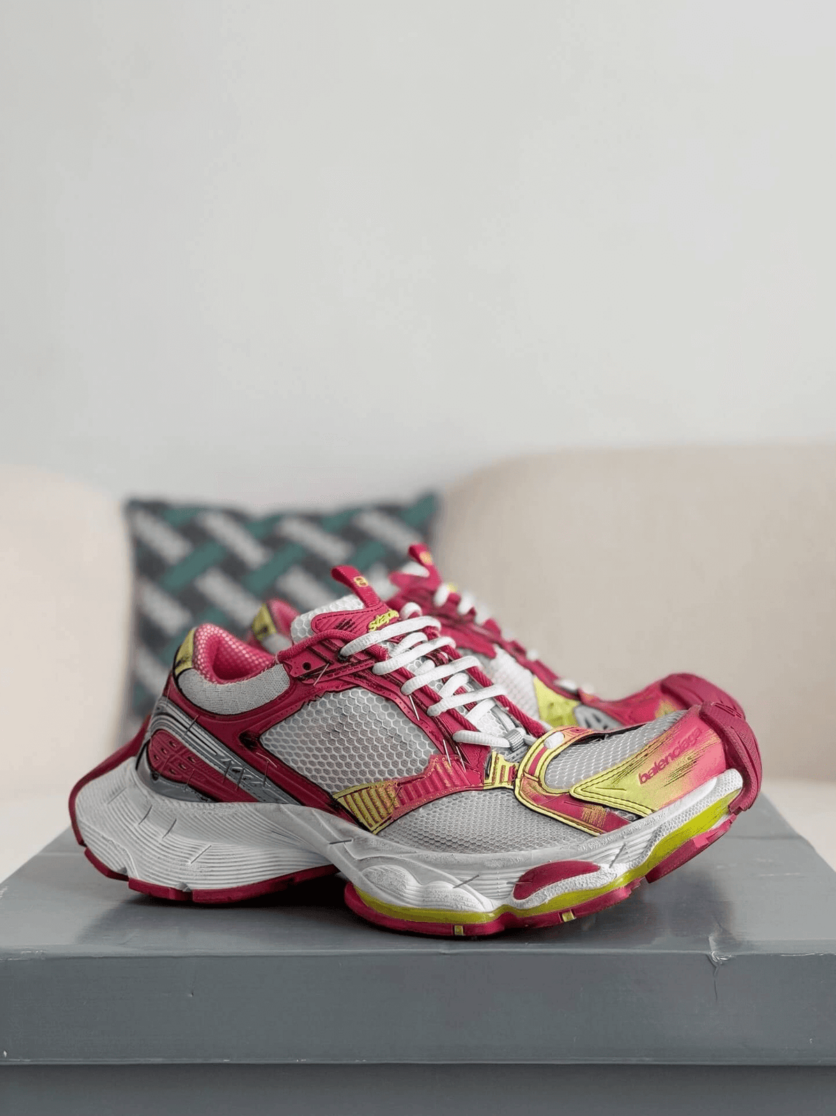 Balenciaga 10XL Sneaker – White, Pink & Yellow