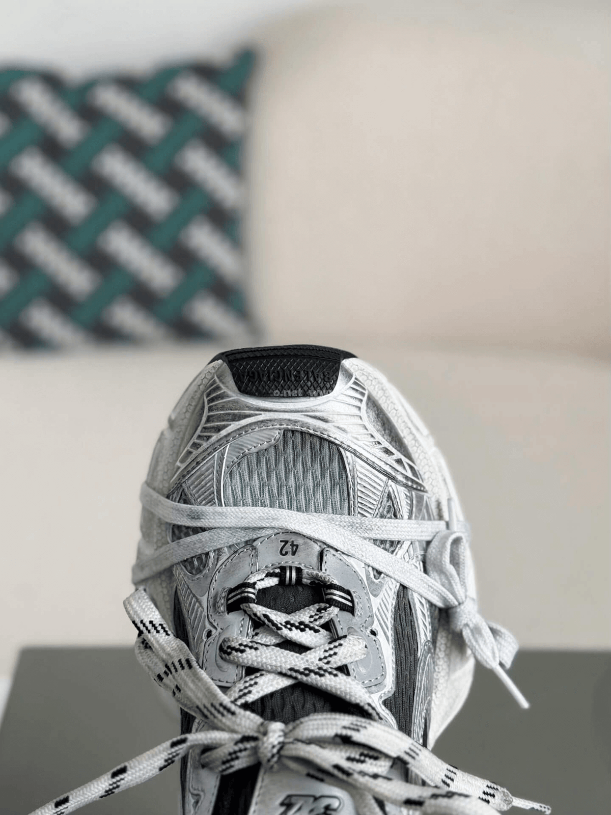 Balenciaga 3XL Sneaker – Silver, Black & White