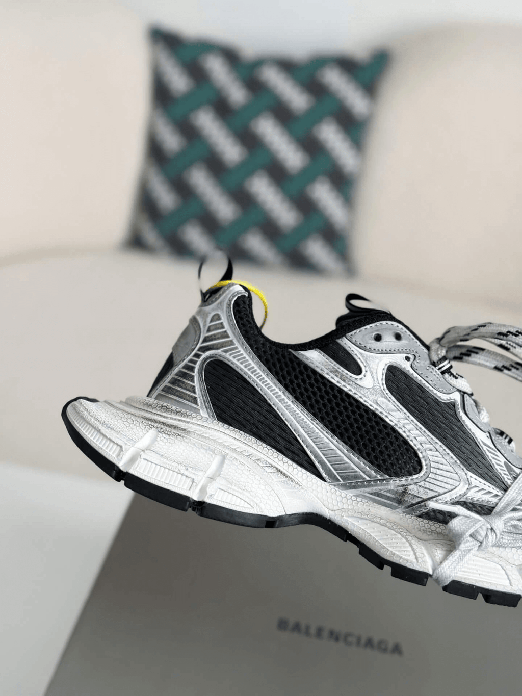 Balenciaga 3XL Sneaker – Silver, Black & White