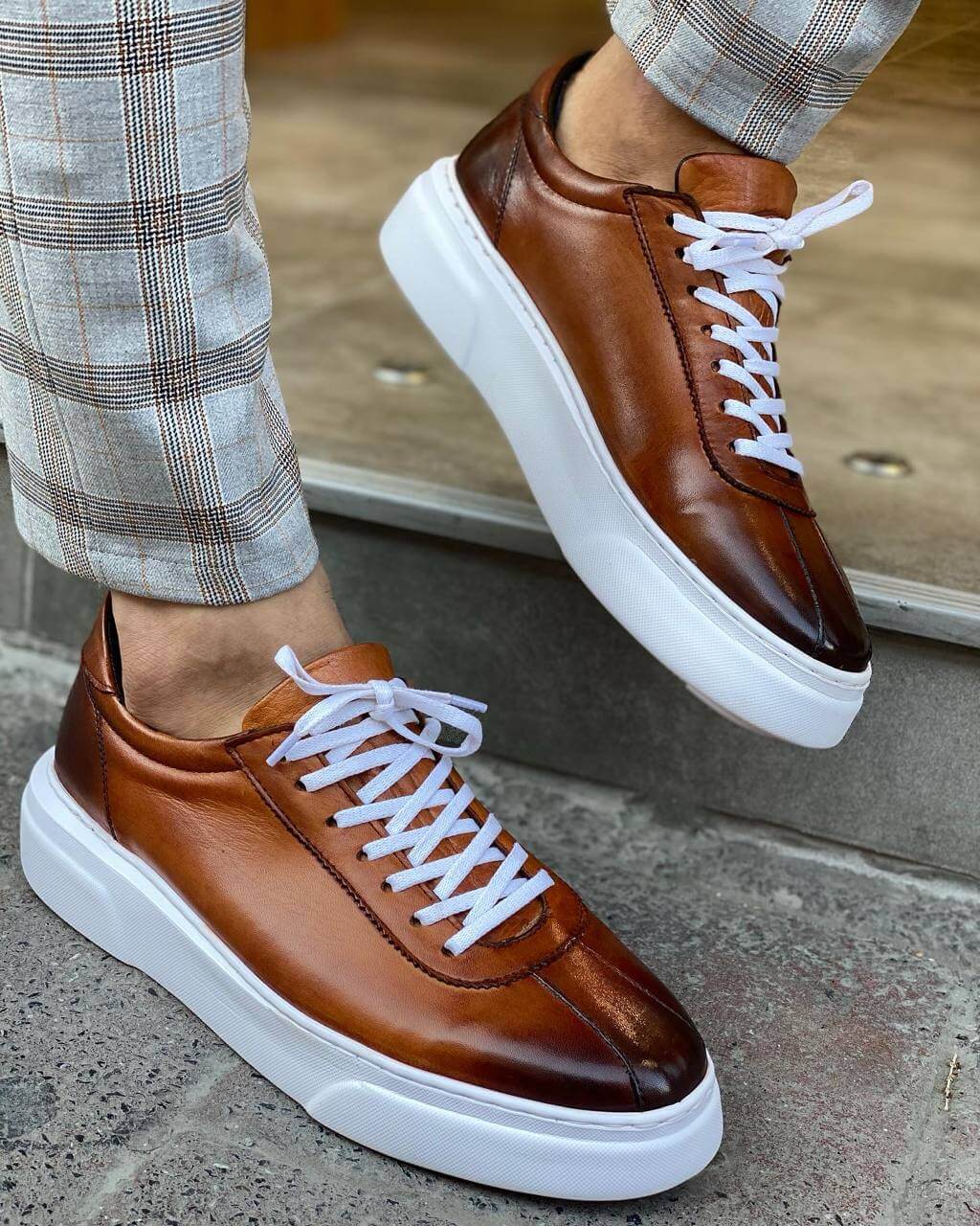 Classic Camel Leather Sneakers for Active Lifestyles & All-Day Wear