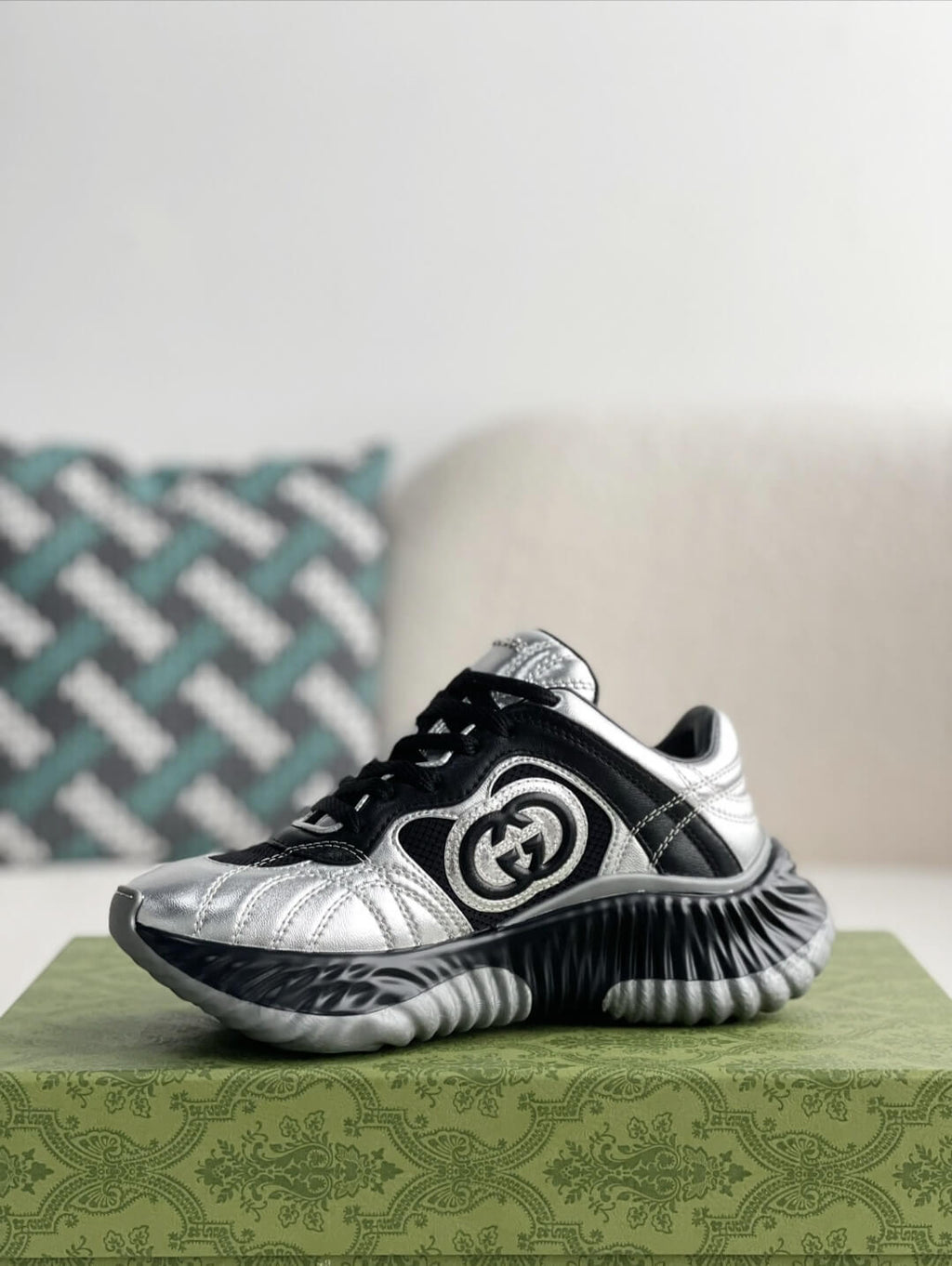 Gucci GG Runner Sneaker – Silver Metallic & Black Leather