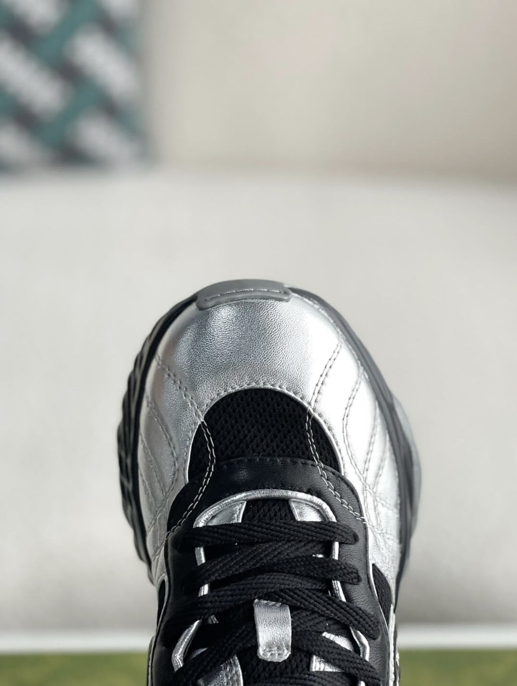 Gucci GG Runner Sneaker – Silver Metallic & Black Leather