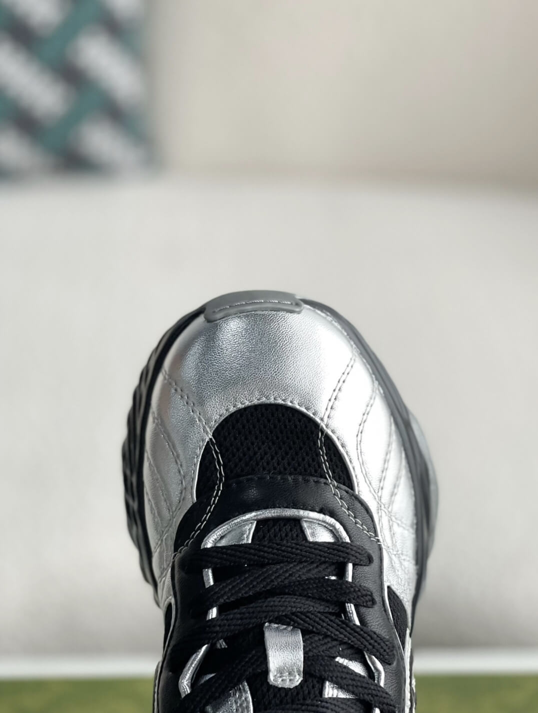 Gucci GG Runner Sneaker – Silver Metallic & Black Leather