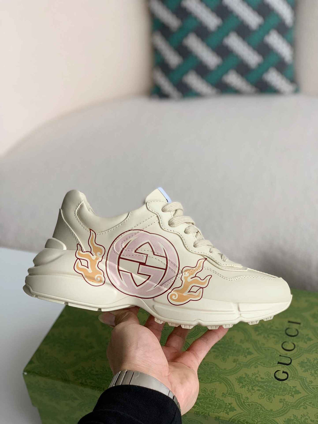 Gucci Rhyton Sneaker – Ivory Leather with Interlocking G Flame Print
