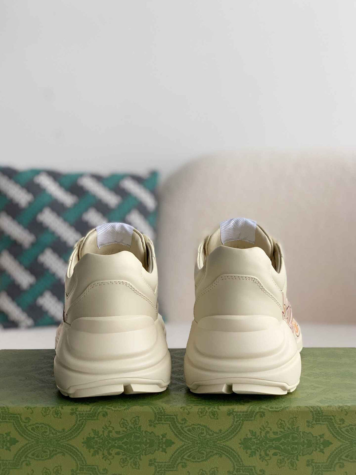 Gucci Rhyton Sneaker – Ivory Leather with Interlocking G Flame Print