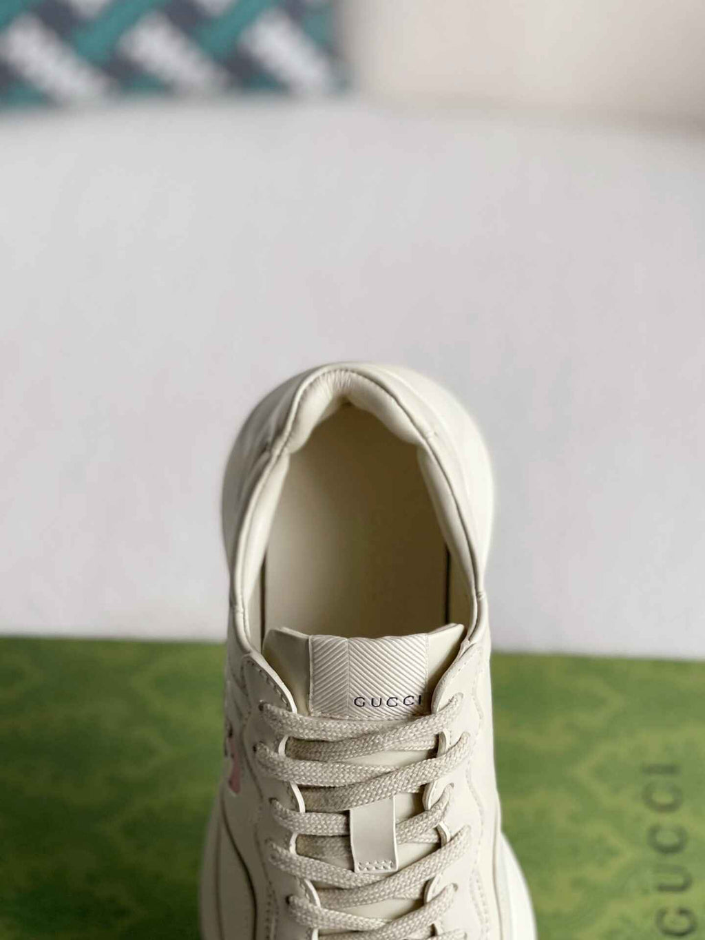 Gucci Rhyton Sneaker – Ivory Leather with Pink Interlocking G