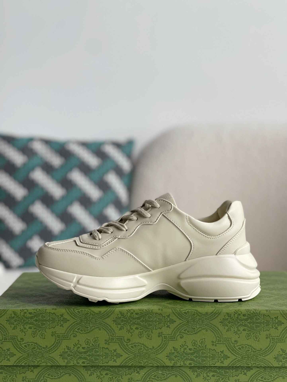 Gucci Rhyton Sneaker – Ivory Leather with Pink Interlocking G