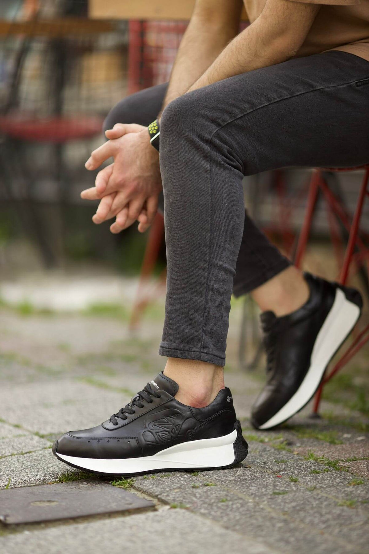 HolloShoe Eva Sole Black Sneakers - Elegant Versatile Footwear