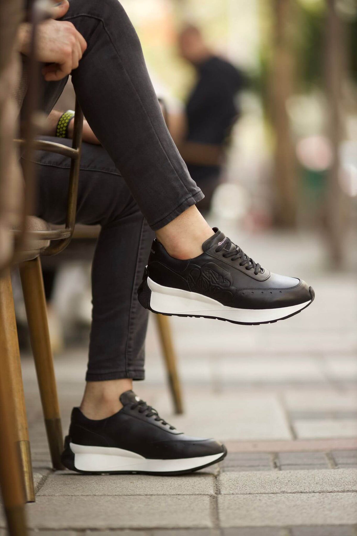 HolloShoe Eva Sole Black Sneakers - Elegant Versatile Footwear