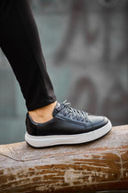 Saint-Tropez Low-Top Sneaker — Black & White
