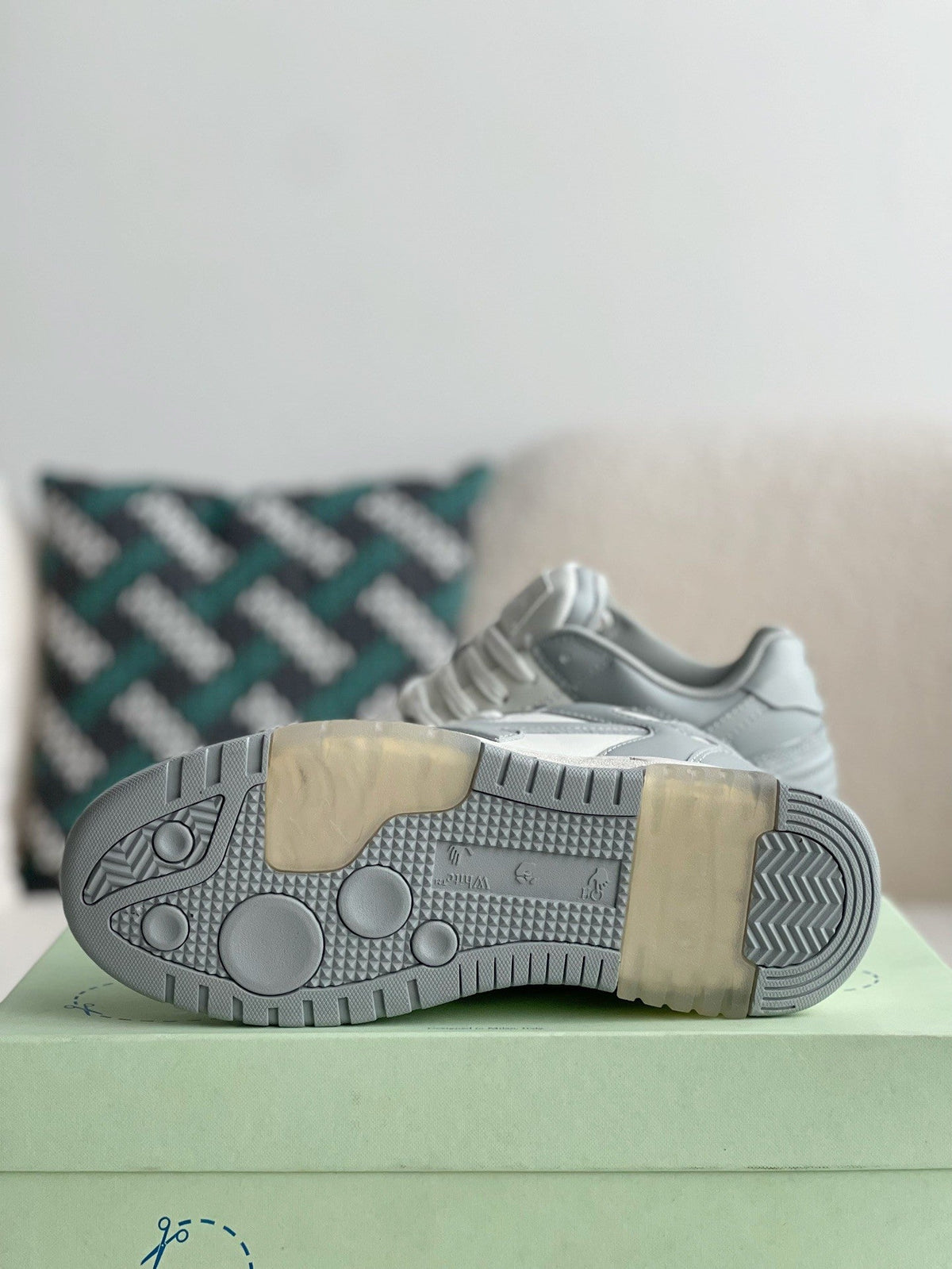 Off-White Out of Office "OOO" sneakers "Gray White"
