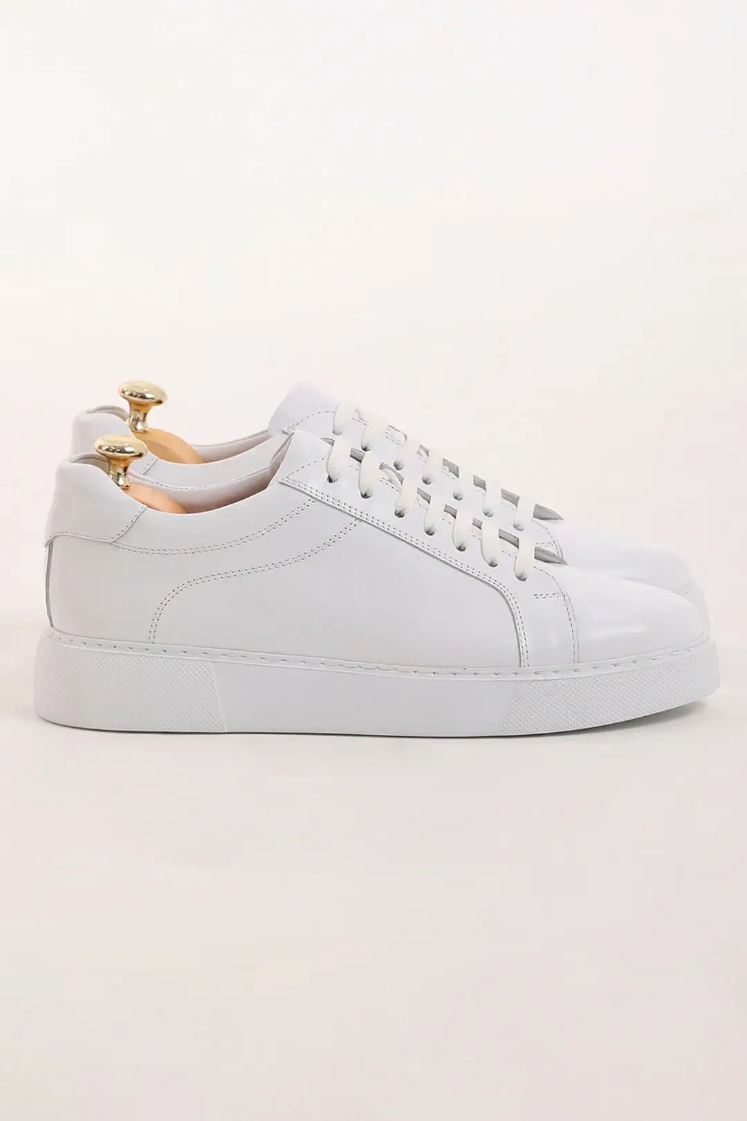 Pristine Luxe White Leather Sneakers - Luxury Comfort for Every Occasion
