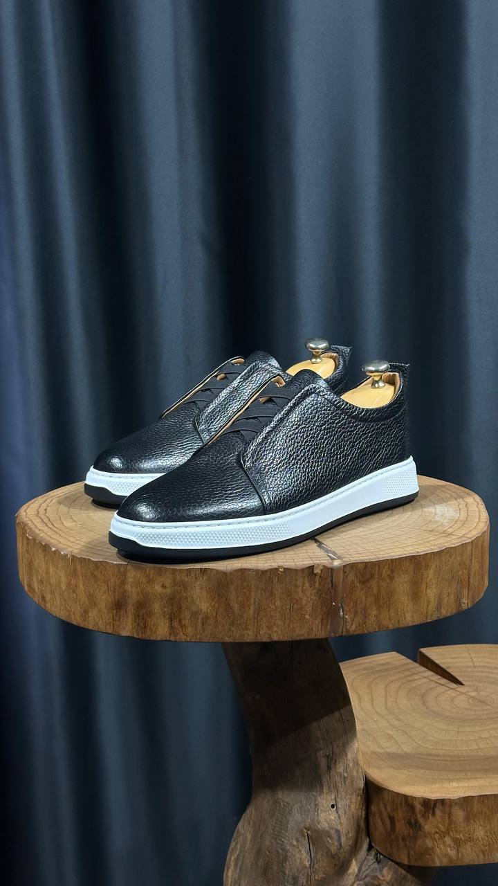 HolloShoe Executive Slip-On Obsidian Pebble-Grain Men's Shoe