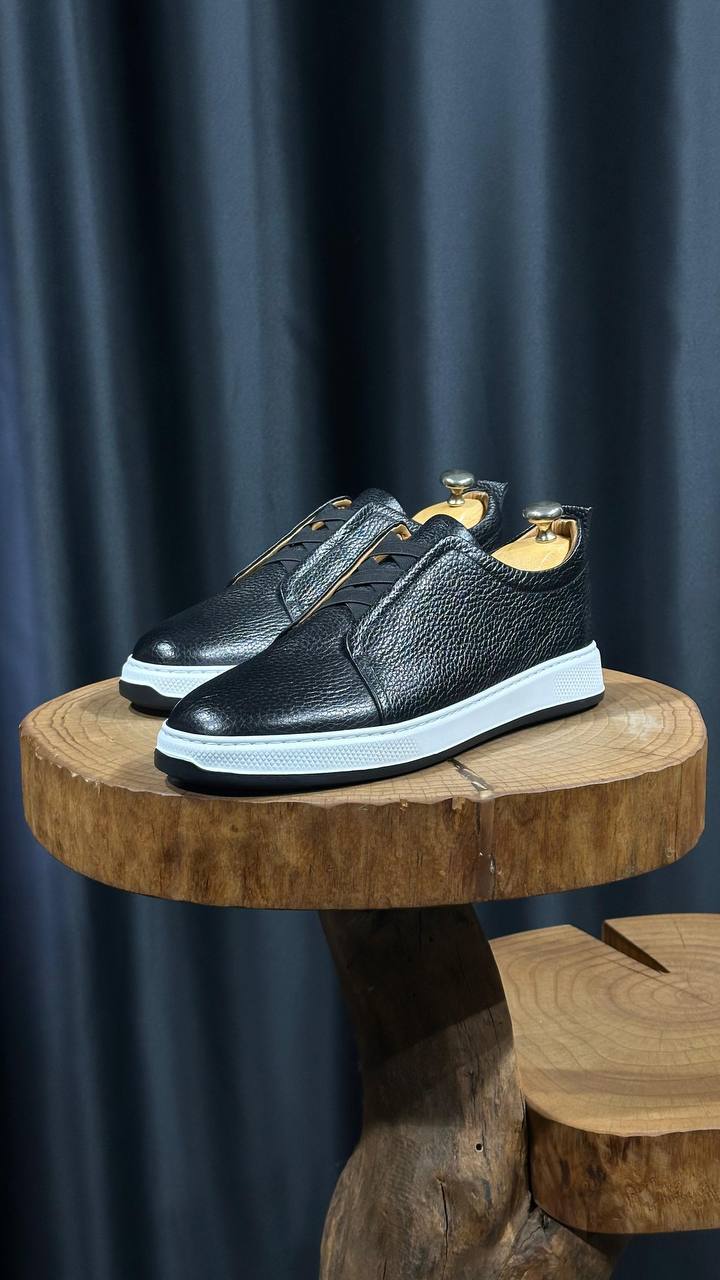 HolloShoe Executive Slip-On Obsidian Pebble-Grain Men's Shoe
