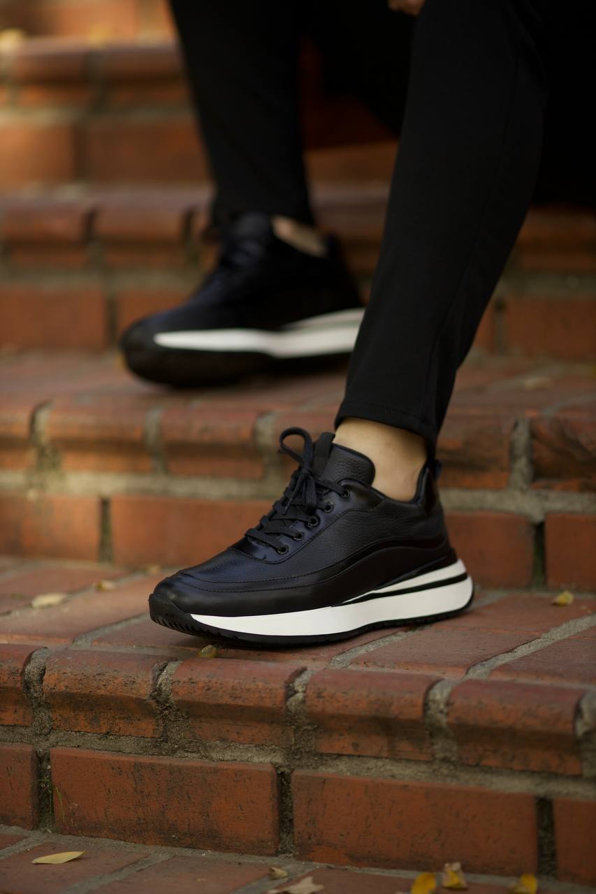 Chamonix Chunky Trainer — Onyx & White