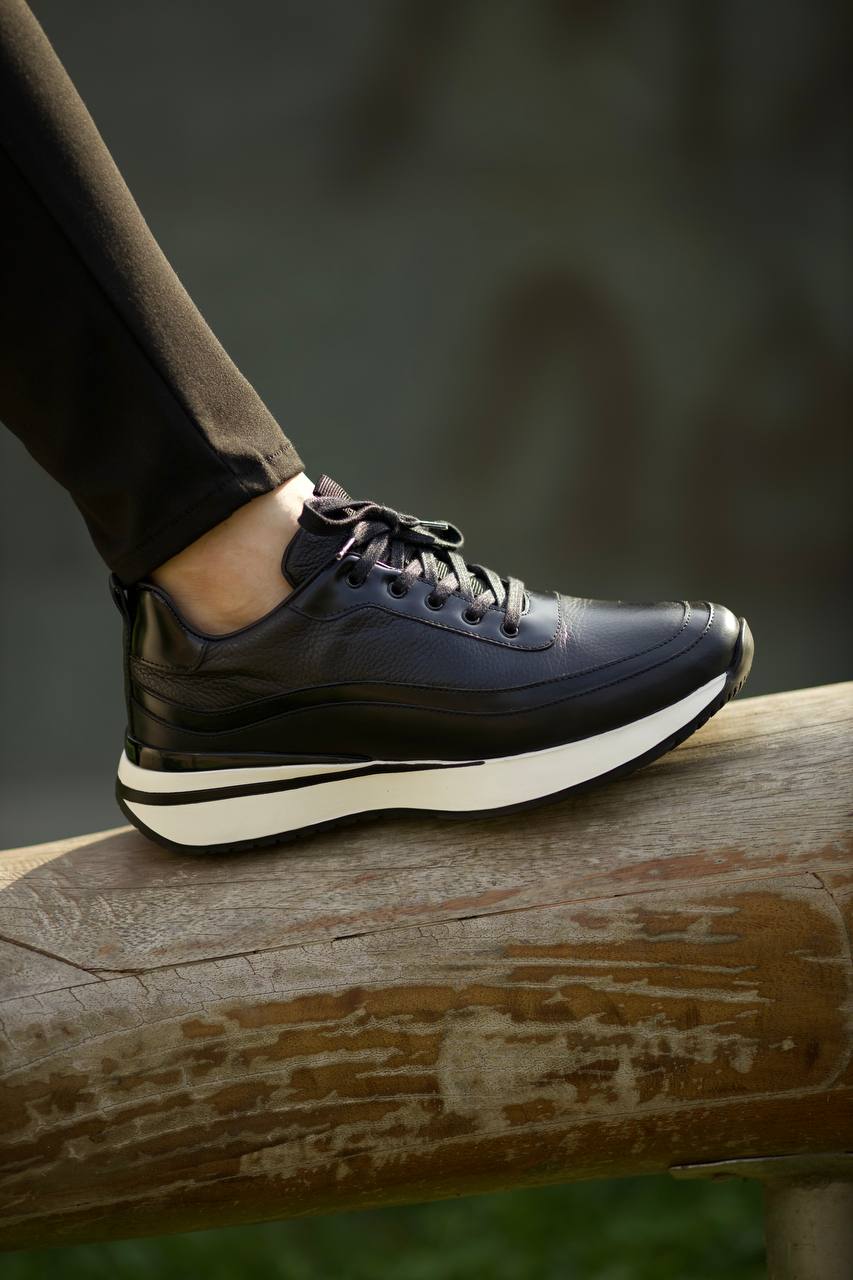 Chamonix Chunky Trainer — Onyx & White