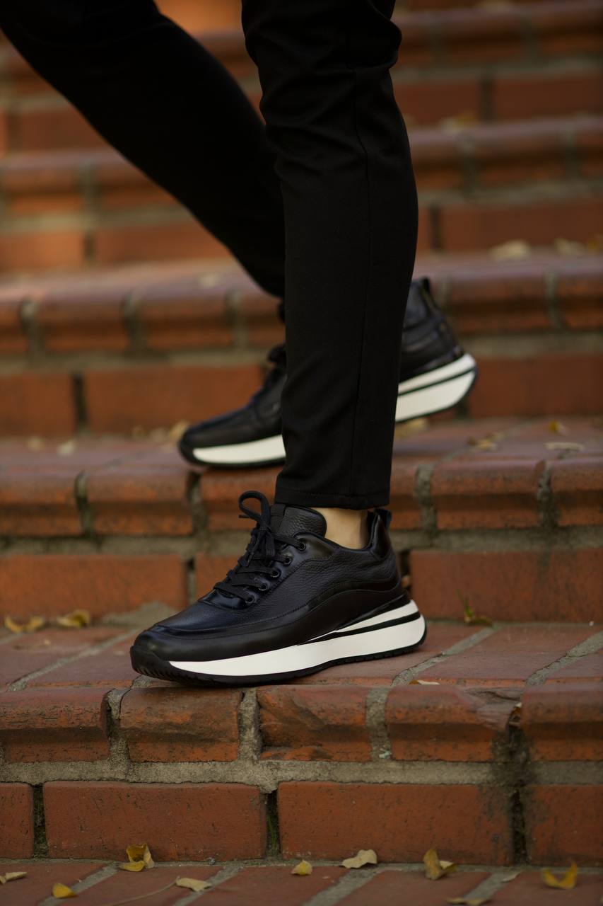 Chamonix Chunky Trainer — Onyx & White